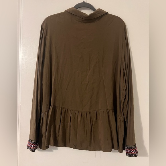 Loralette Olive Green Blouse with embroidered sleeve detail size 1X (M108) - Picture 7 of 10